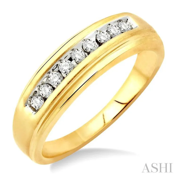 1/6 Ctw Round Diamond Men's Ring in 10K Yellow Gold