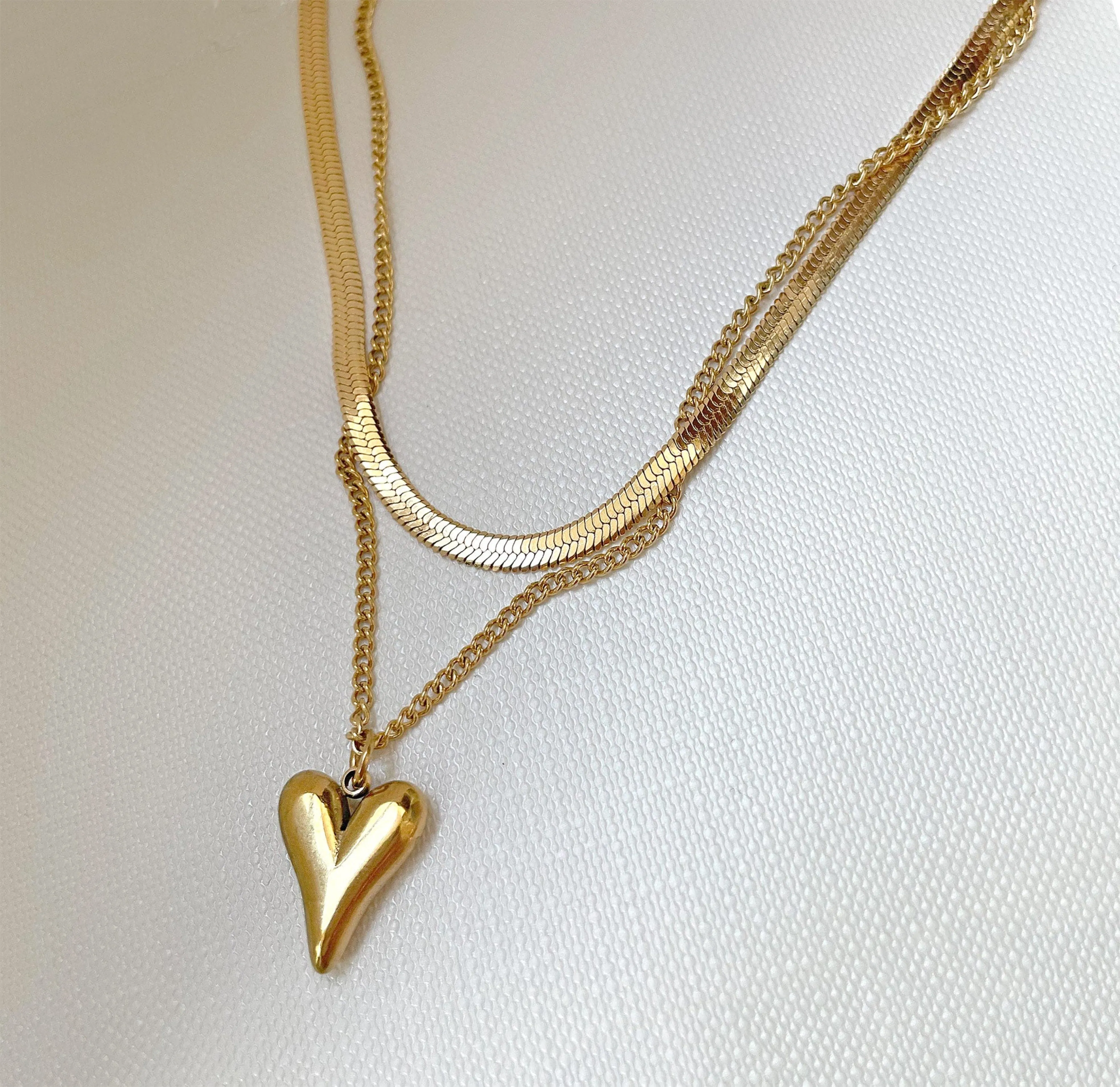 AMORA GOLD HEART STACK NECKLACE