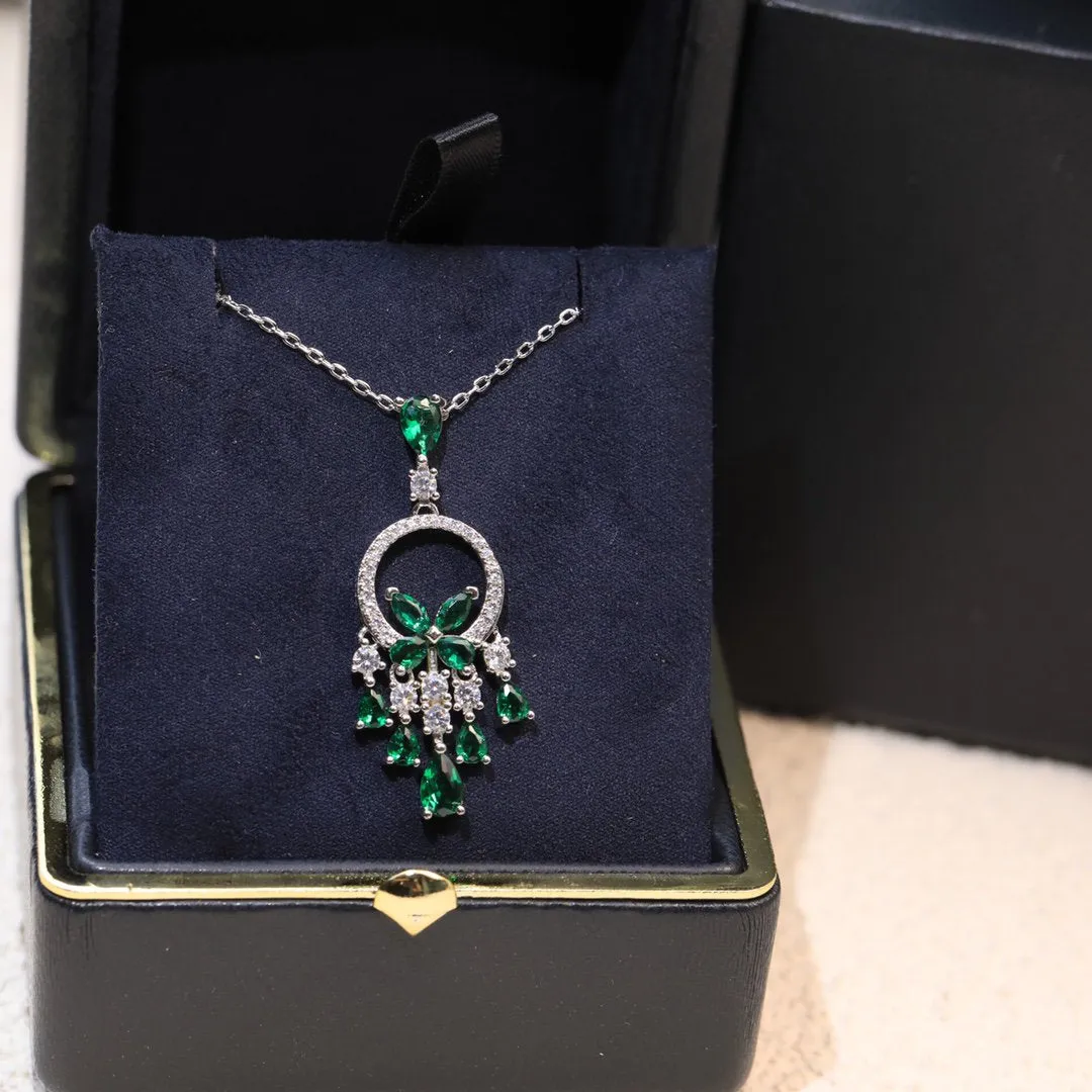 BUTTERFLY CHANDELIER CLASSIC GREEN SILVER DIAMOND NECKLACE