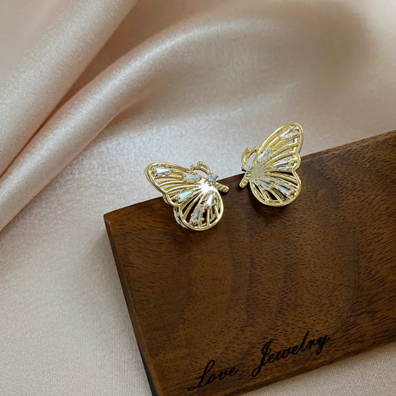 just-lil-things-gold-earrings-pin-earrings-jlt10364