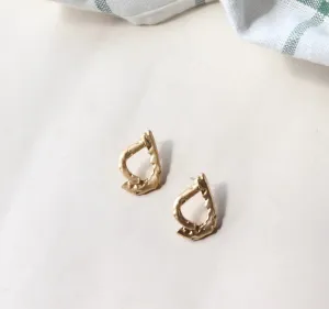 just-lil-things-gold-pin-earrings-jlt10719