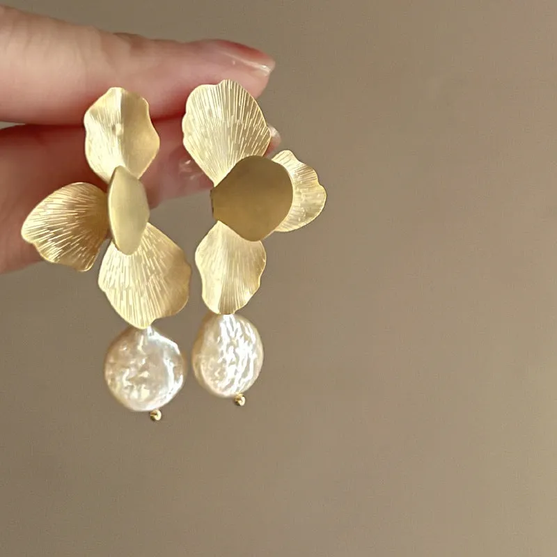 just-lil-things-gold-pin-earrings-jlt11294