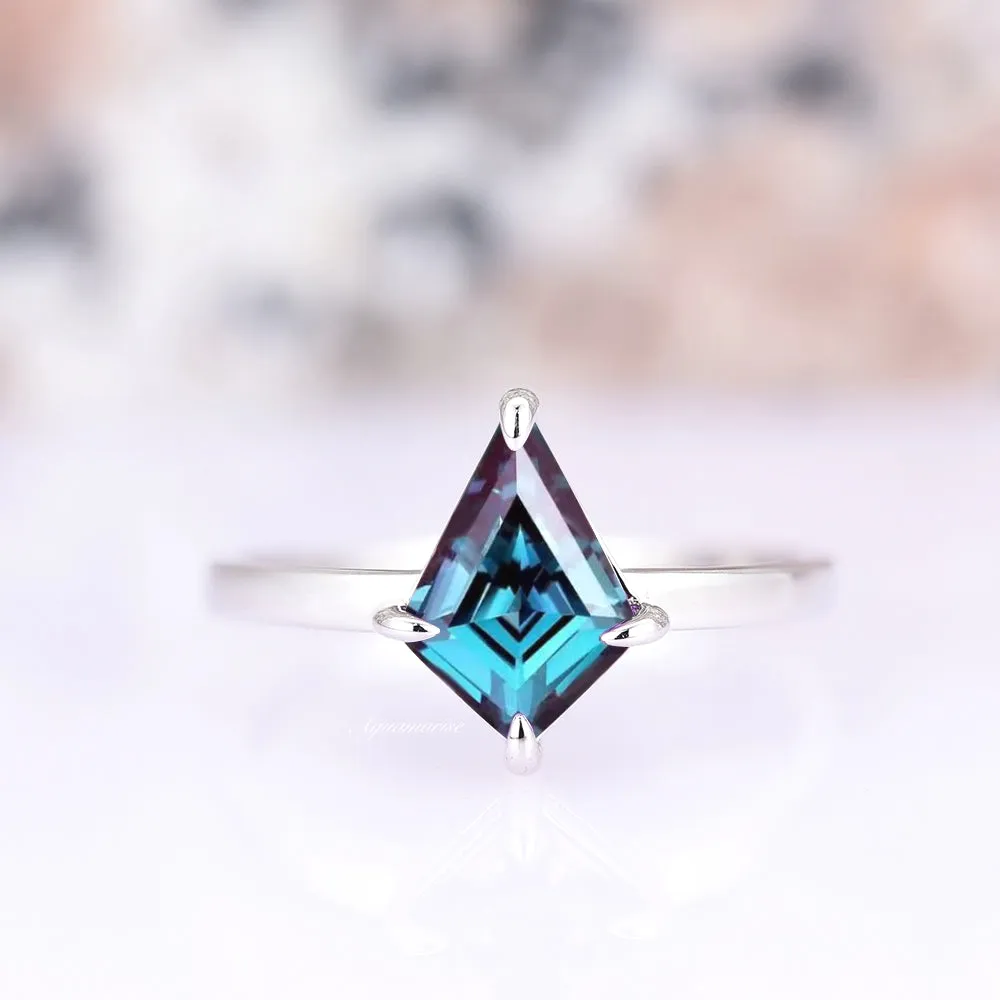 Minimalist Kite Cut Alexandrite Ring- 925 Sterling Silver