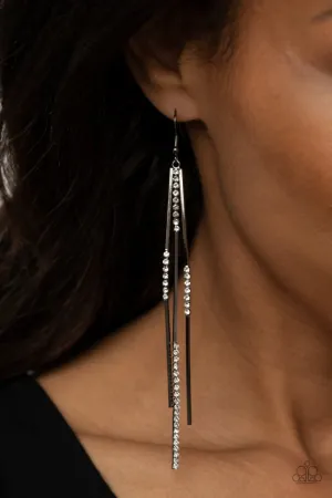 Paparazzi Earring ~ Dainty Dynamism - Black