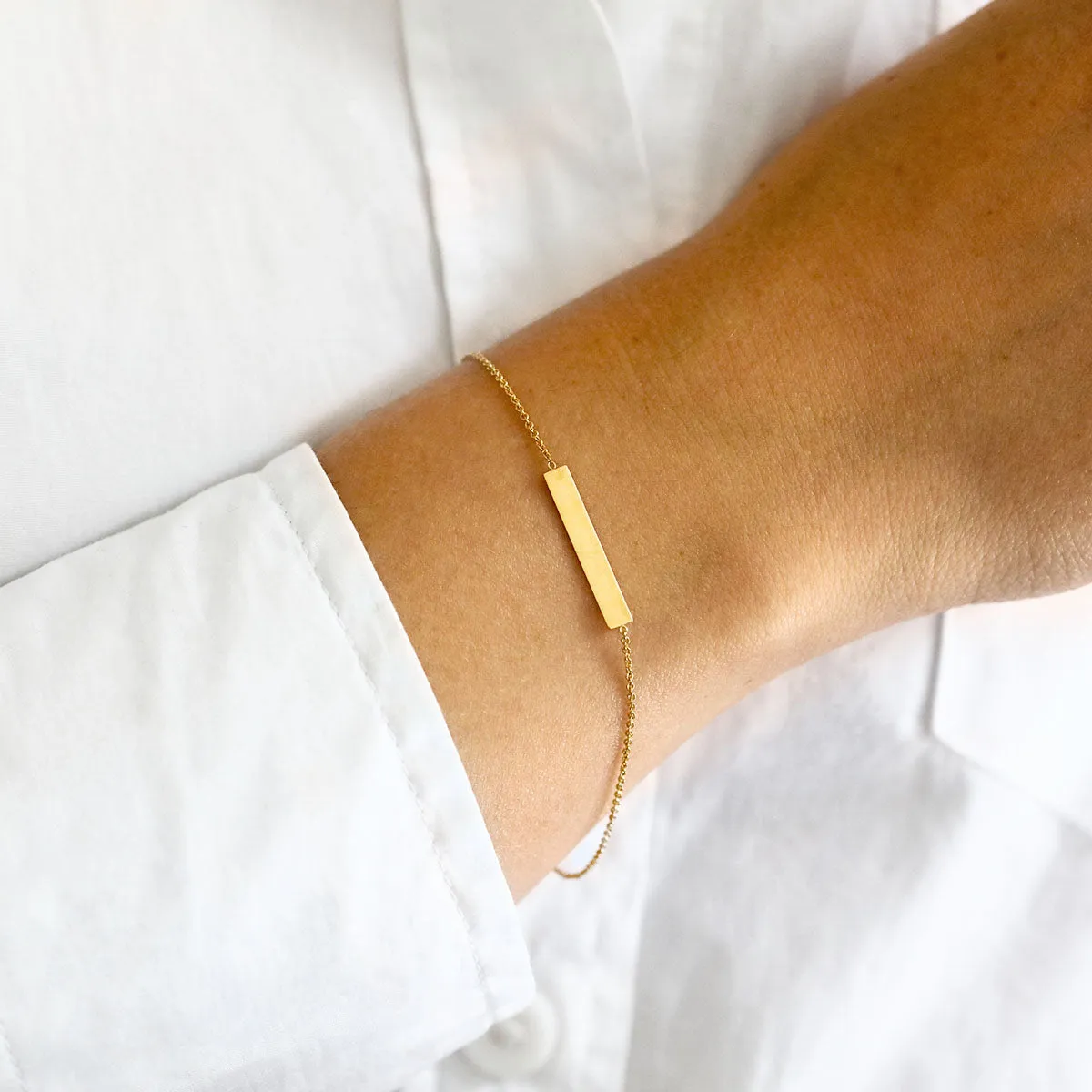 Personalised Horizontal Bar 7" - 7.5" Bracelet | 9K Yellow Gold