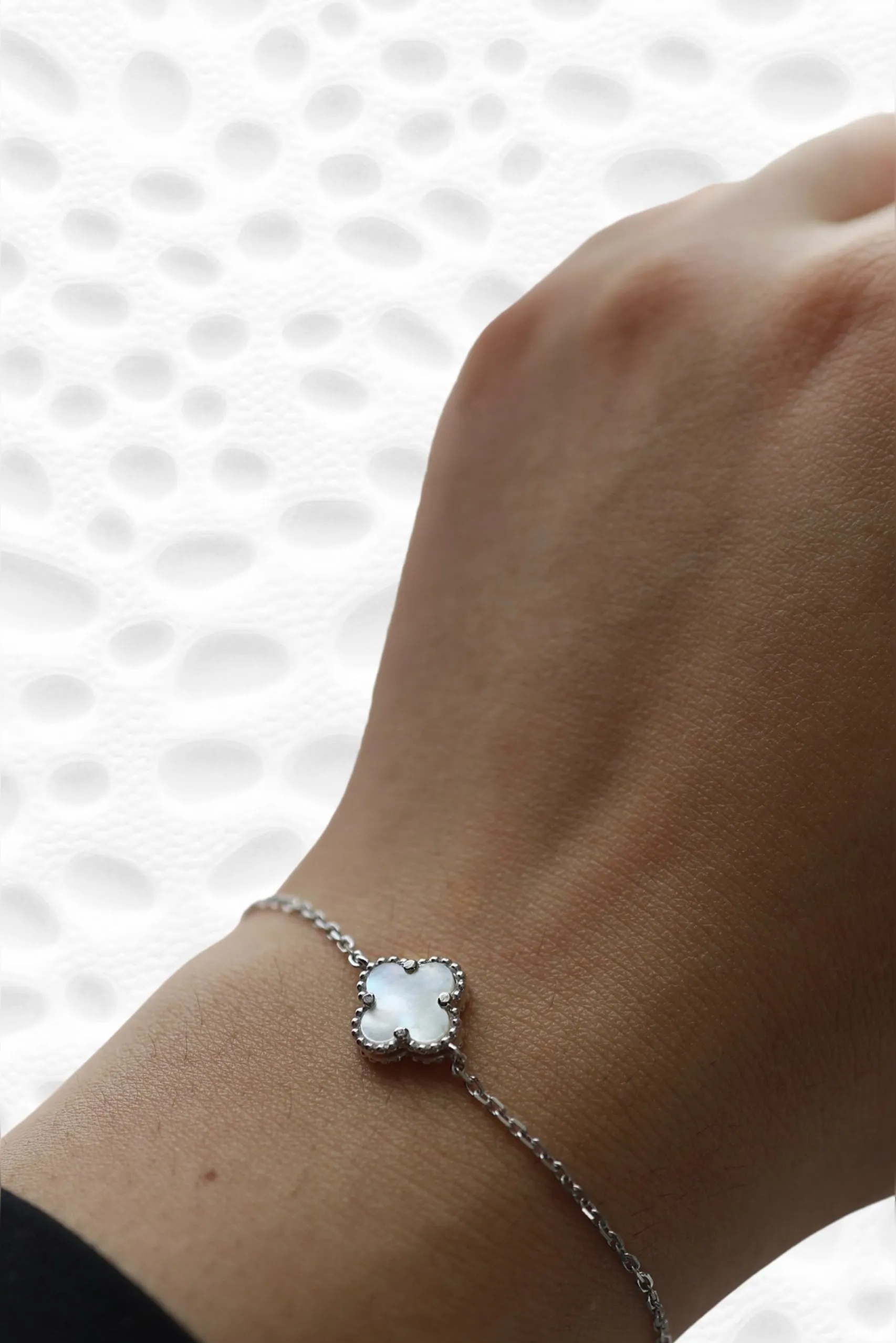 Small Mother Pearl Clover Bracelet