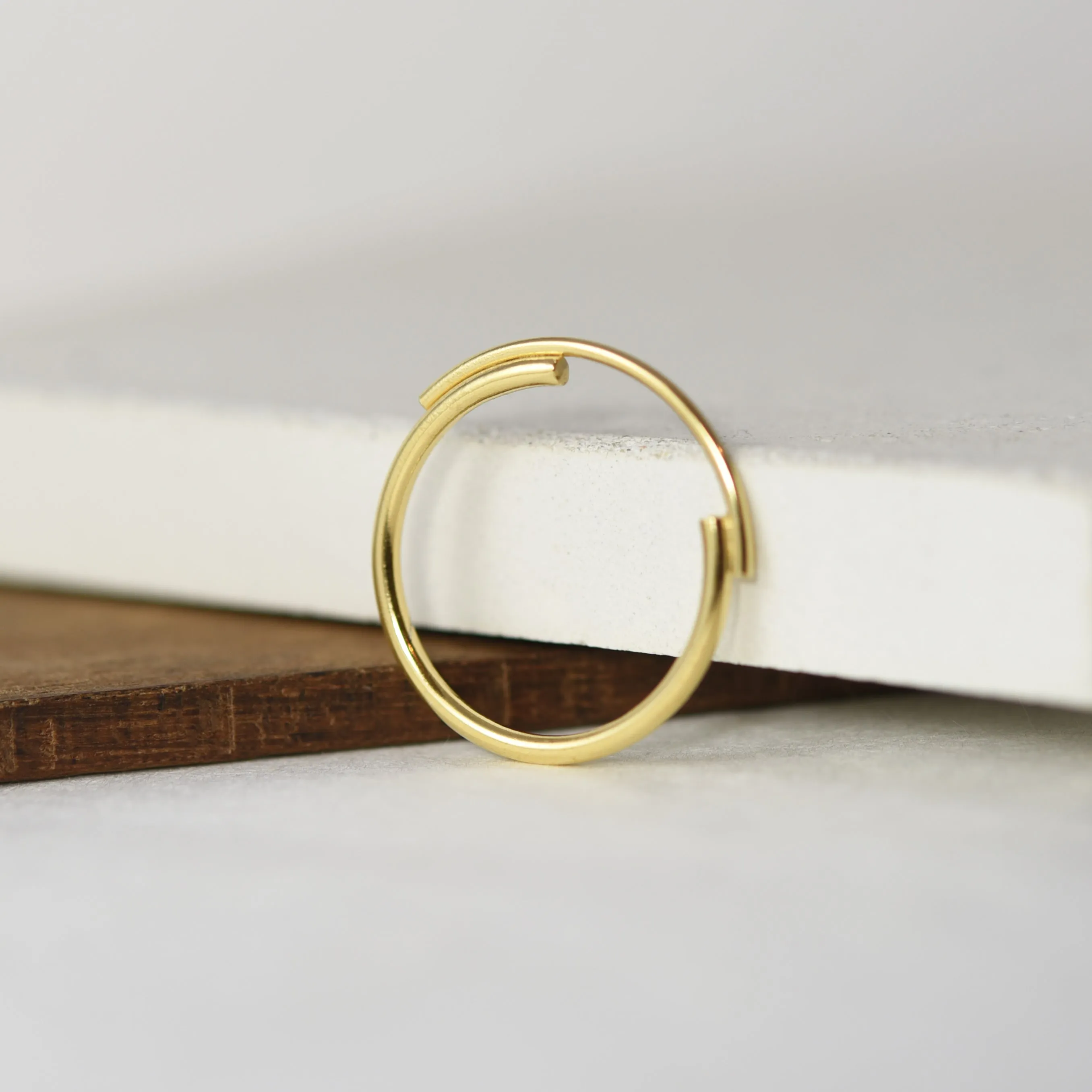 Thin gold plated silver Ring Featuring Interlocking Circle Arcs n°7