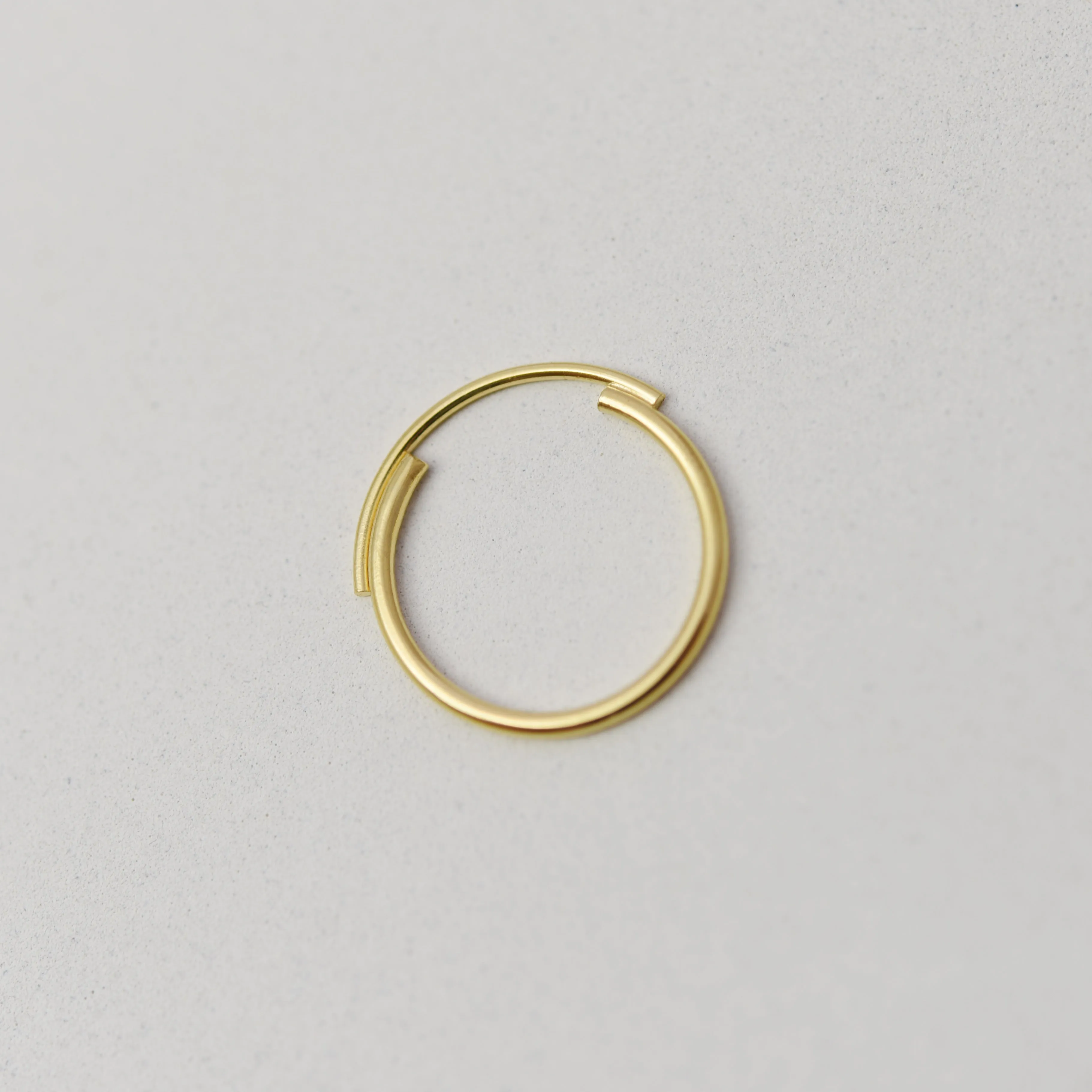 Thin gold plated silver Ring Featuring Interlocking Circle Arcs n°7