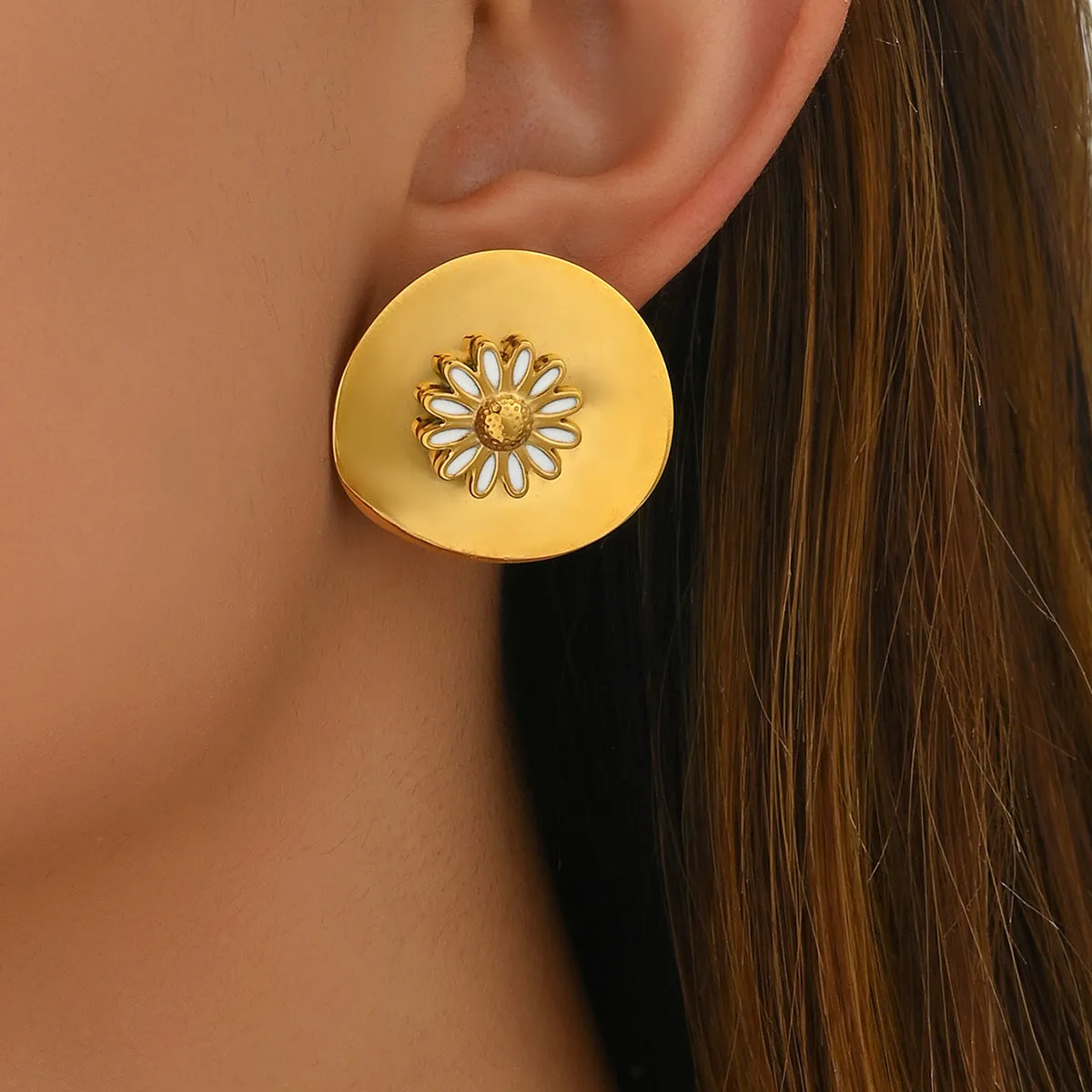 Trendy Floral Inlaid Daisy Flower Gold Earrings JLT12871